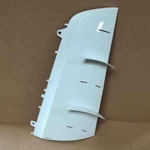 DEFLECTEUR INTERIEUR GAUCHE MERCEDES ACTROS MP4 CABINE BIG/GIGA SPACE - PEINT EN BLANC ARTIK 9147