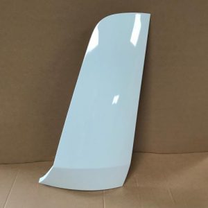 DEFLECTEUR EXTERIEUR GAUCHE MERCEDES ACTROS MP4 CABINE BIG/GIGA SPACE - PEINT EN BLANC ARTIK 9147