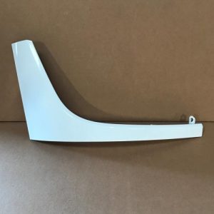 COTE SUPERIEUR DE PARE CHOC DROIT MERCEDES ACTROS MP4 CABINE CLASSIC/STREAM SPACE - PEINT EN BLANC ARTIK 9147