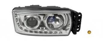 PHARE AVANT DROIT OPTION LED VENDU SANS MODULE DE COMMANDE ET SANS LE BALLAST IVECO TRAKKER HI-WAY