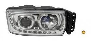 PHARE AVANT DROIT OPTION LED VENDU SANS MODULE DE COMMANDE ET SANS LE BALLAST IVECO STRALIS EUROCARGO APRES 2014