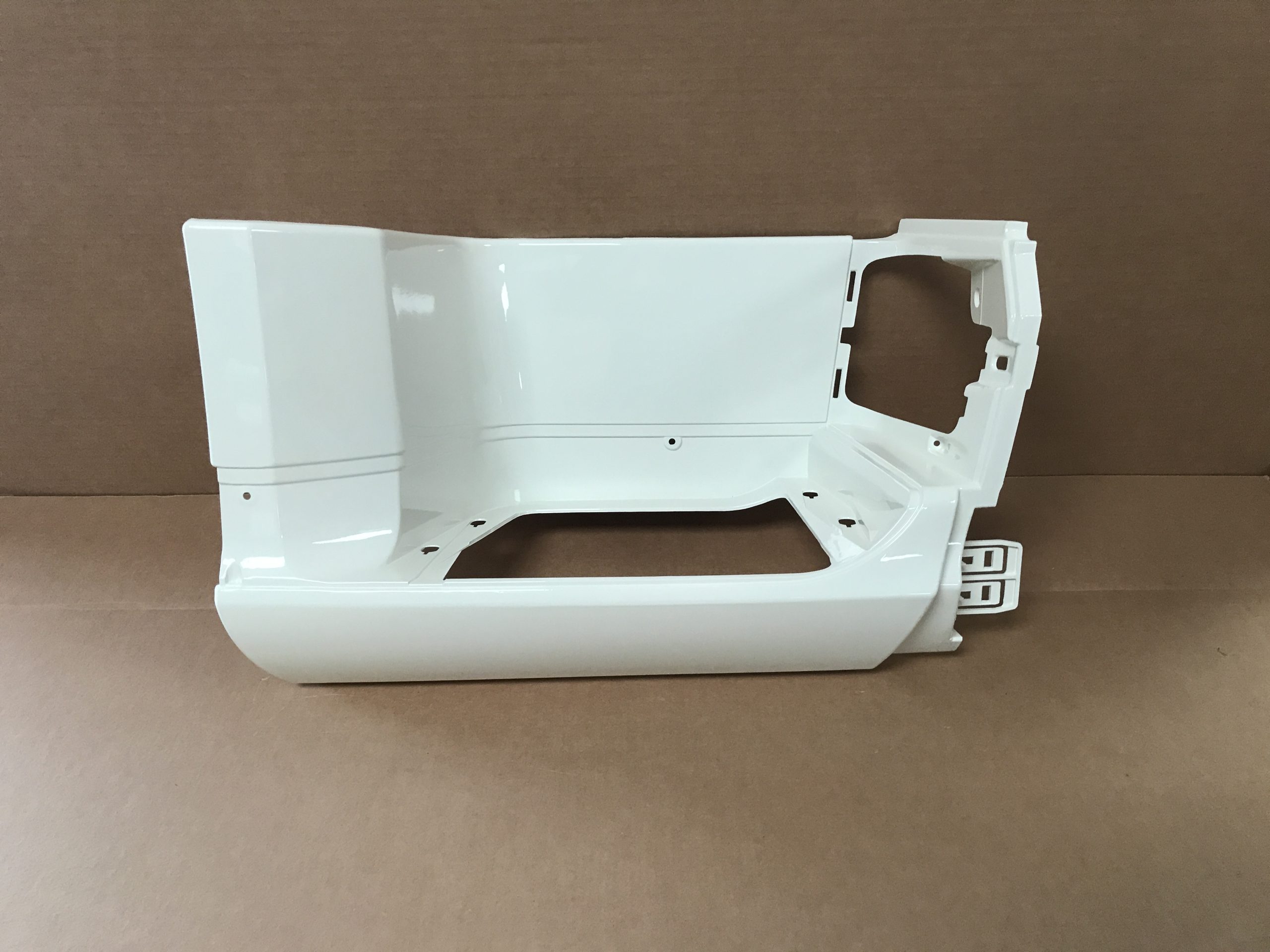 CAISSON MARCHE PIED DROIT DAF XF 106 EURO 6 - PEINT EN BLANC DAF H3279