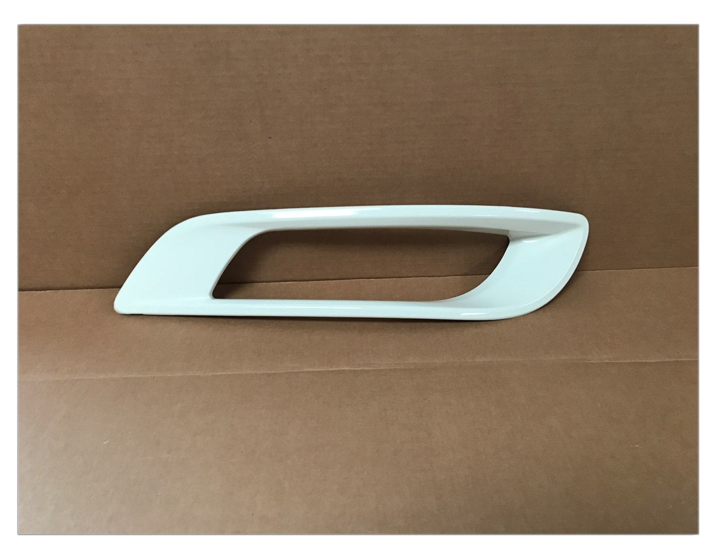 ENTOURAGE LONGUE PORTEE DAF XF 106 EURO 6 GAUCHE - PEINT EN BLANC DAF H3279