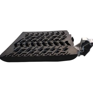 GRILLE MARCHE PIED INFÉRIEURE DROITE, SANS INSERT EN ALUMINIUM VOLVO FH AÉRO